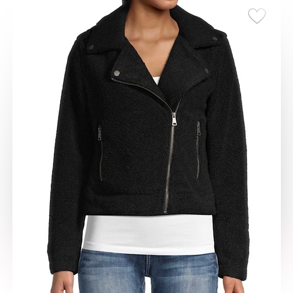 Timeless biker jacket with faux shearling shell.